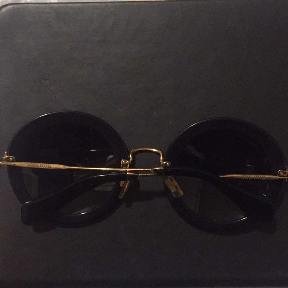 Round Glasses - Picture 2 of 7